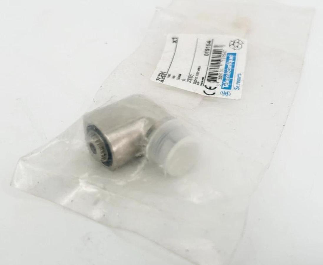 Lot of 2 New Telemecanique ZCE01 Limit Switch Heads 019154