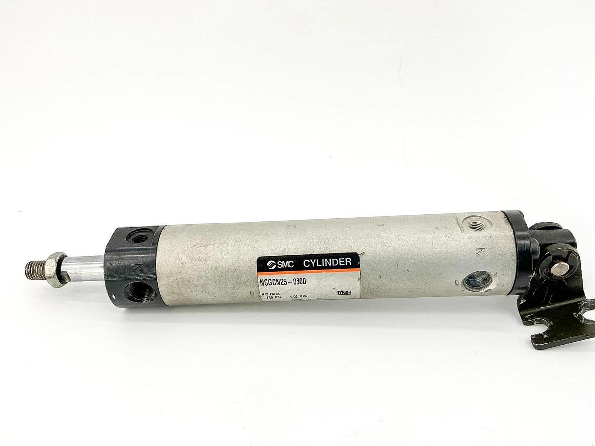 Used SMC NCGCN25-0300 Pneumatic Cylinder 145PSI 1.00MPa
