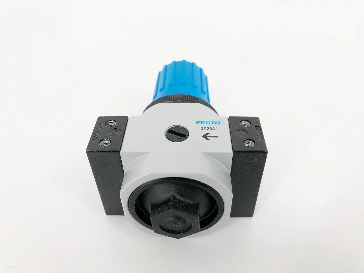 New Festo LR-1/4-D-7-I-MINI Pressure Regulator 240psi 192301