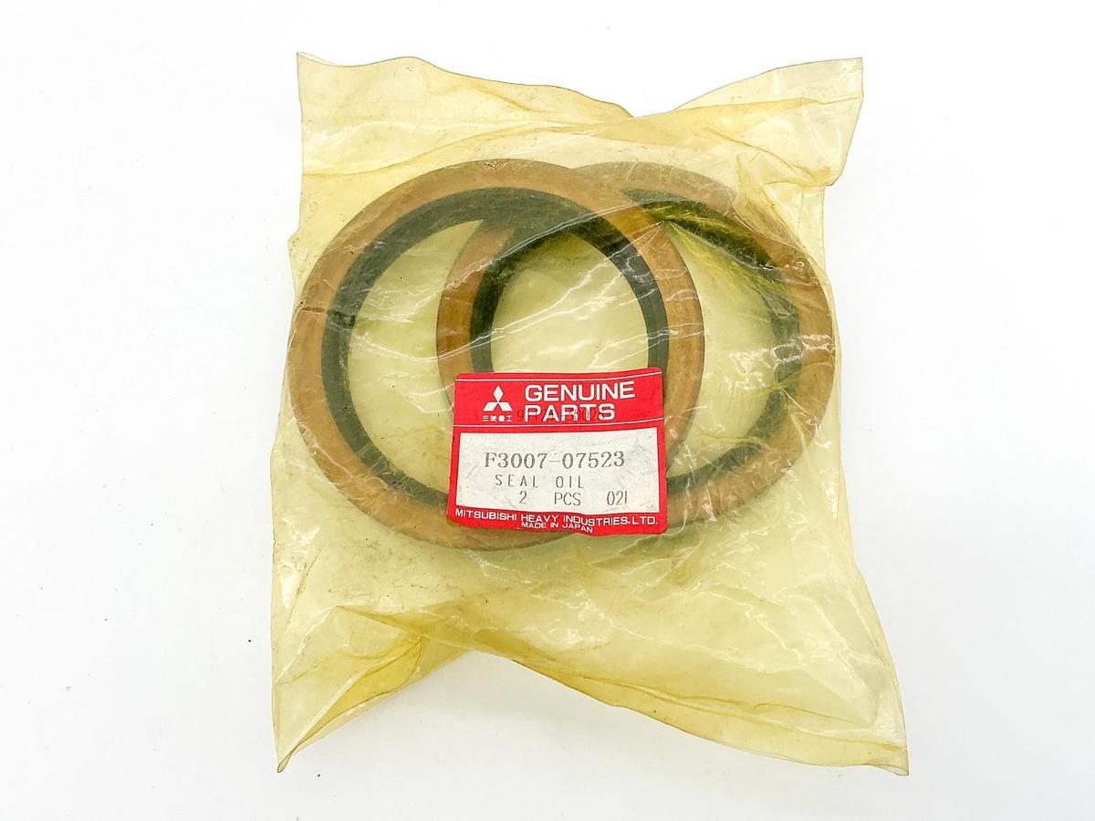 New Lot of 2 Mitsubishi F3007-07523 Oil Seal