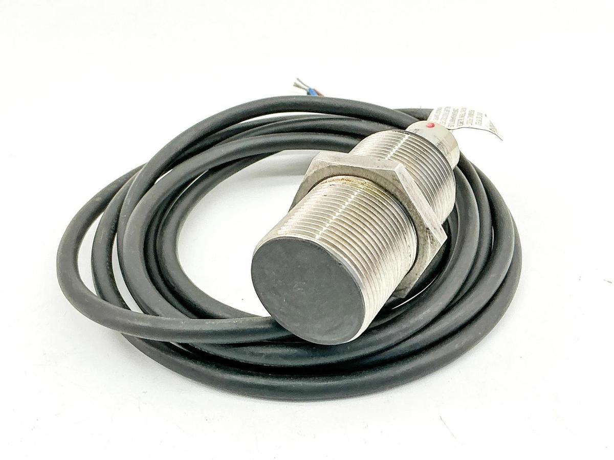 New Eaton E59-F30A115C02-D1 Proximity Switch 6-48VDC 300mA 4 Wire -No Box