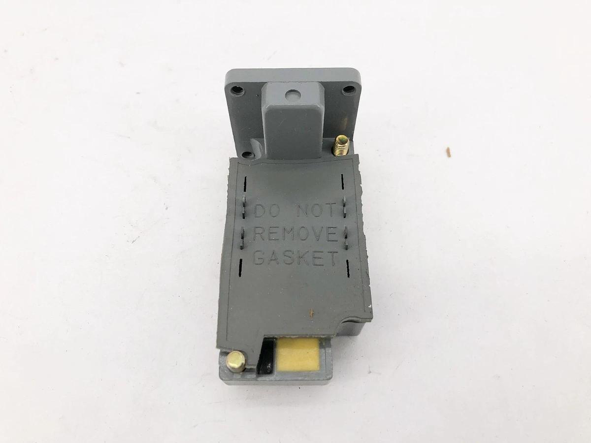 New Cutler-Hammer E50SAL Indicating Limit Switch Body 120VAC 150A - No Box