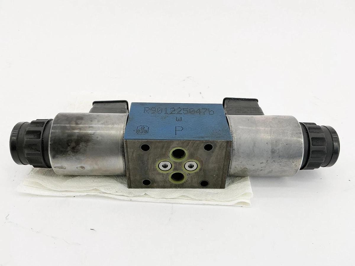 Used Rexroth 3DREP6C20/25EG24N9K4/V Hydraulic Control Valve 24VDC 25Bar R900929529