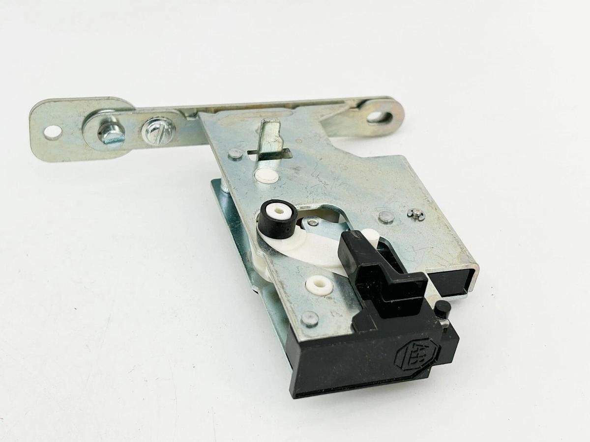 New Allen Bradley 40410-341-51 Mechanical Interlock for Starter For Sizes 0-3