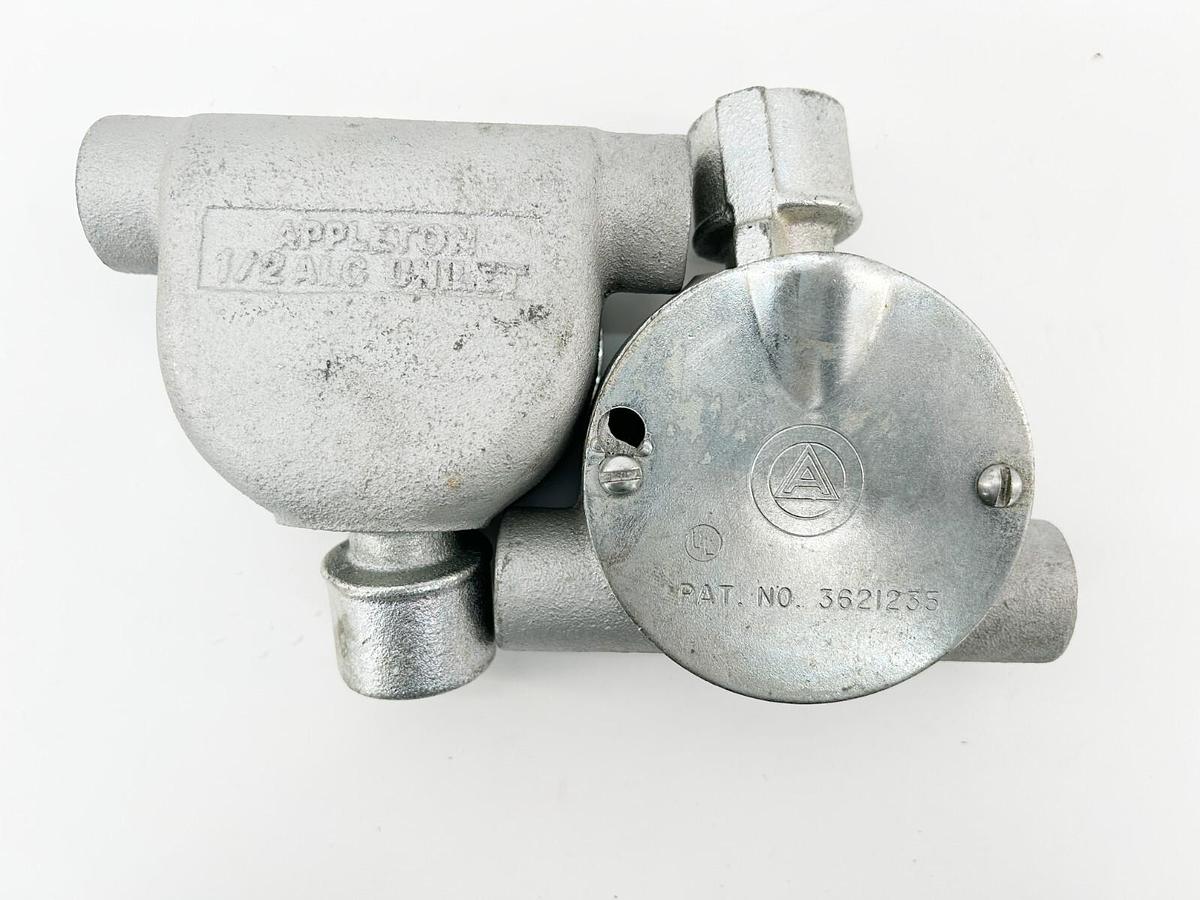 Used New Lot of 2 Appleton 3621235 3 Way Conduit Box 1/2"