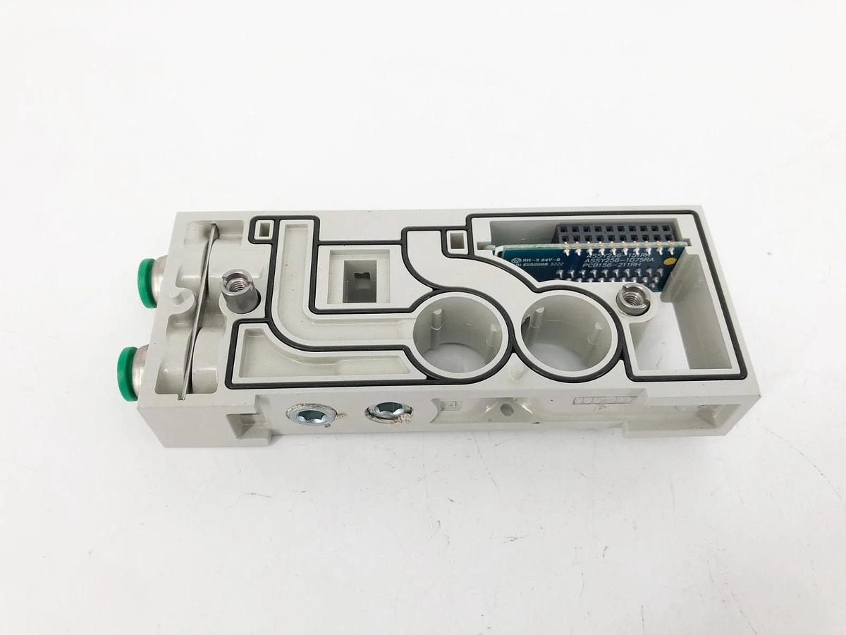 New Numatics 203-1365 Manifold Assembly Z-Board 1/4" Push In Fittings