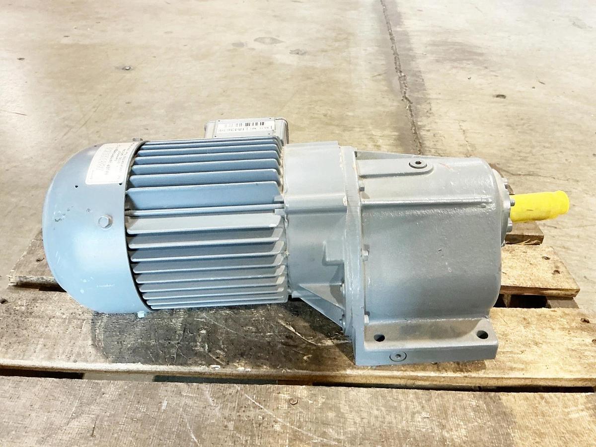New Bauer G02-10/DK84-200-AS/M Gear Motor 575V 0.75KV 1420RPM 1.53A 60Hz