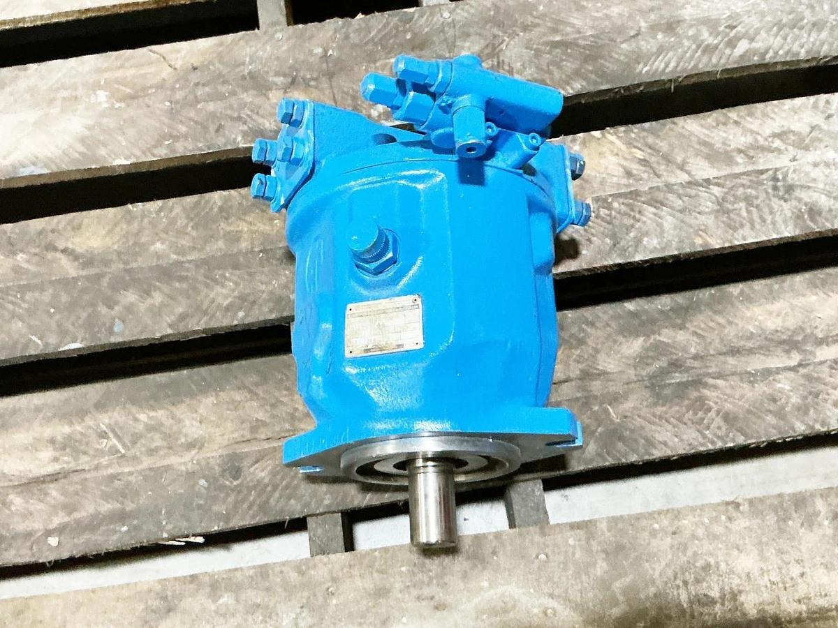 Used Rexroth A10VS071DFR/30R-P PA12N00 46 Gear Pump 210Bar 2200RPM 01.88 Ratio