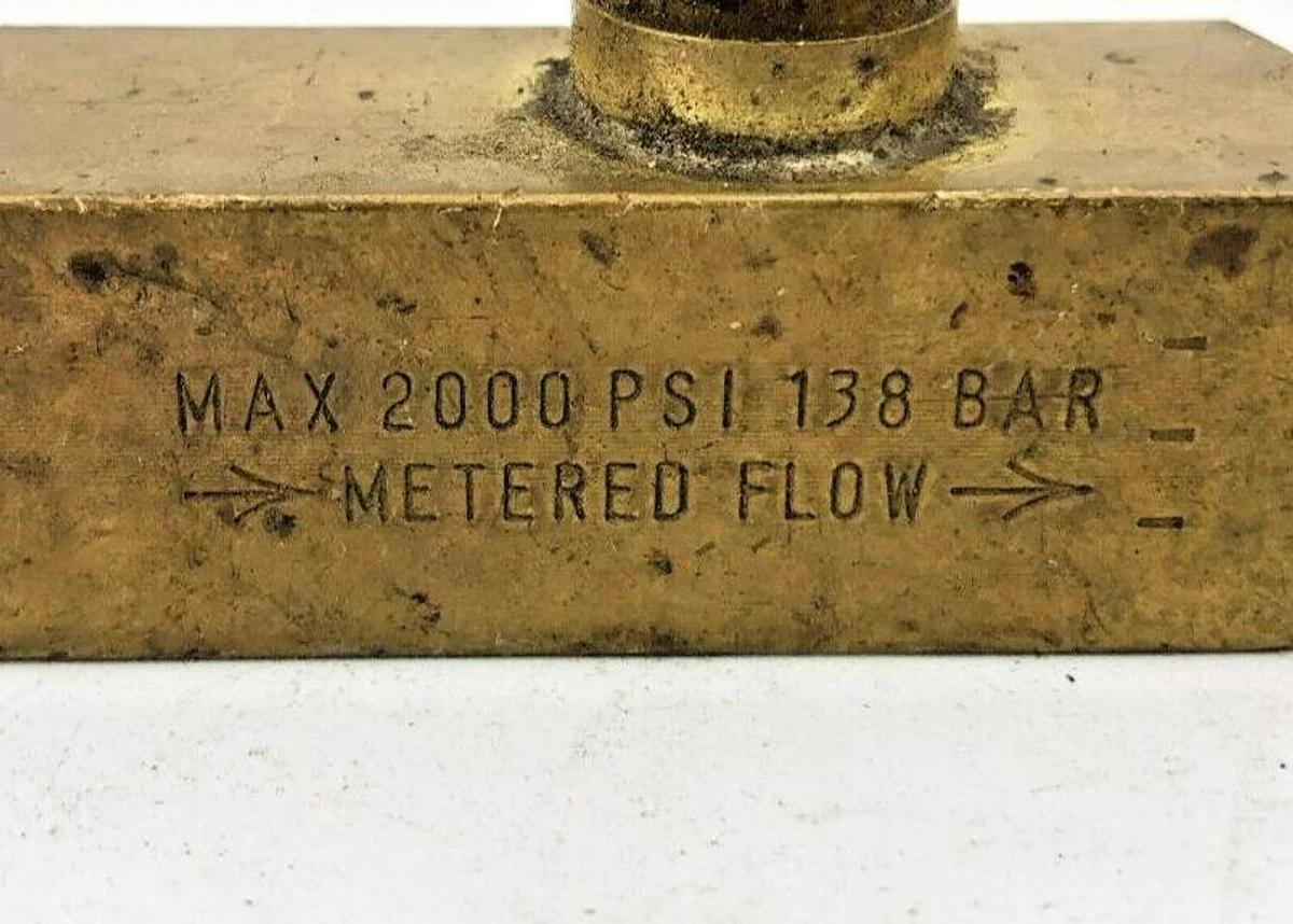 Used Parker SPF400B Flow Control Valve 1/4-18 NPTF 2000psi Brass