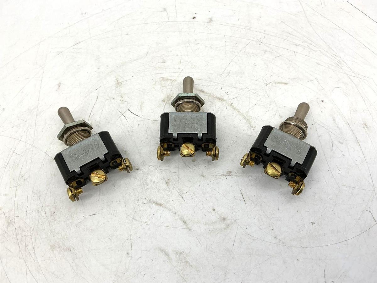 Used Lot of 3 Cuter-Hammer E10T115FS Ser E10 Toggle Switch 1-Pole 1/2HP 10A 250VAC
