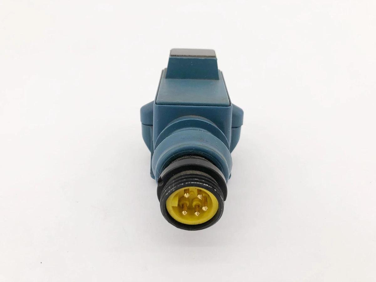 Used Eaton Cutler-Hammer 1451B-6501 Polarized Reflex Sensor 90-132VAC Ser. B2