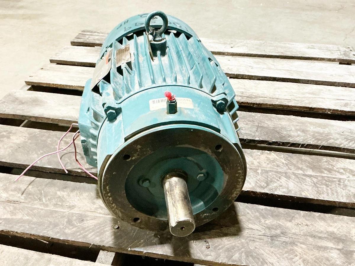 Used Reliance 1YAB86481A1 Electric Motor 2HP 575V 2.56A 865RPM 210TC Frame
