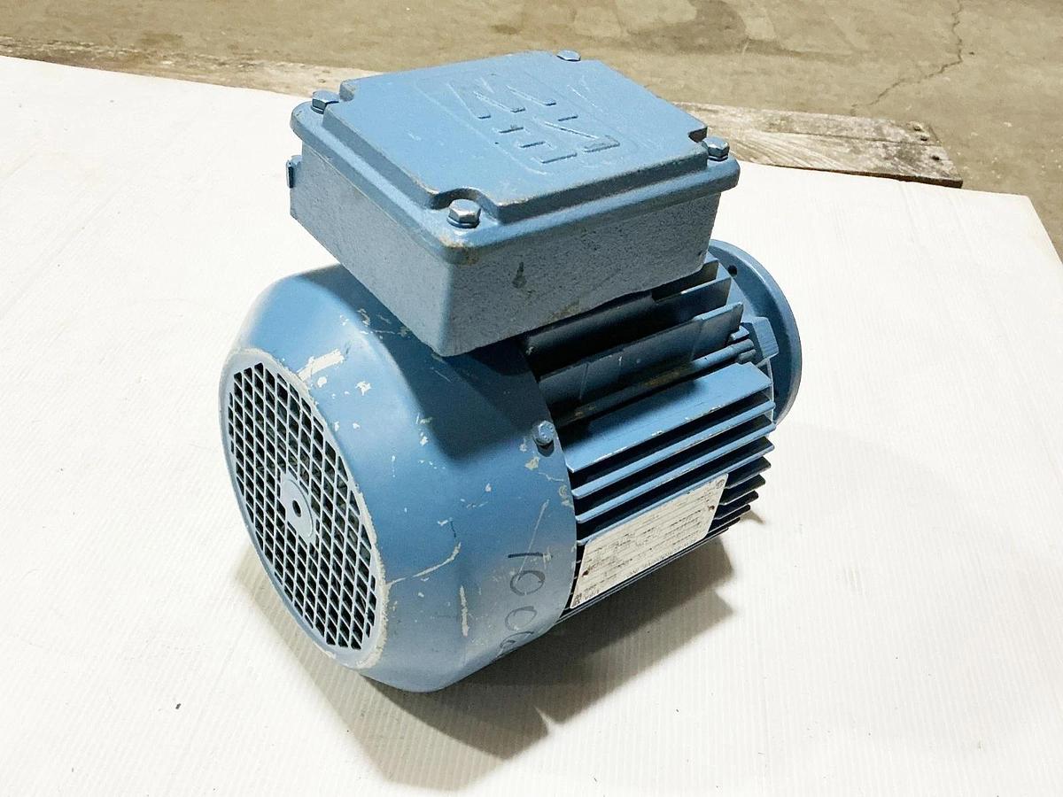 SEW Eurodrive DFT90L4 Electric Motor 2HP 575V 1720RPM 3PH 4.2A