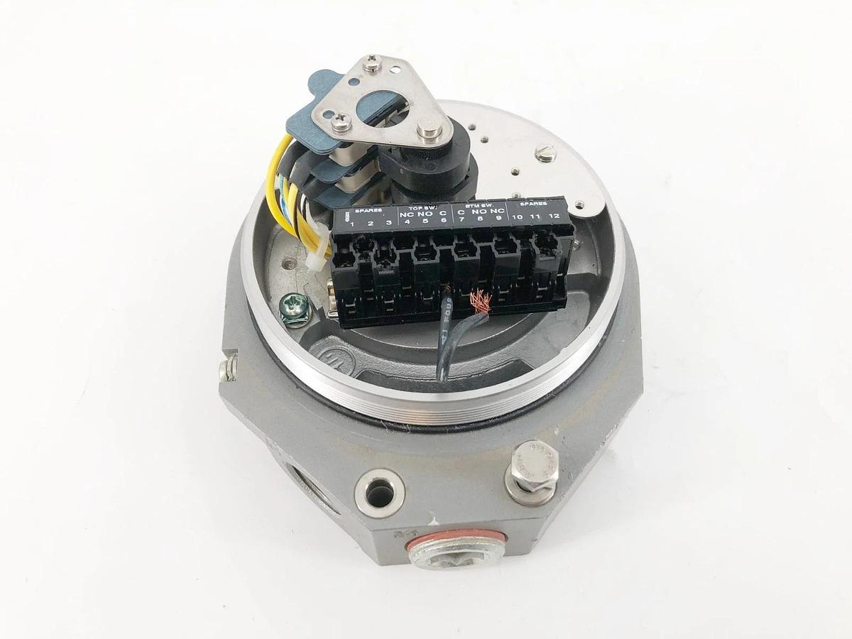 Used Stonel QG2WC02S1A Limit Switch 1A 125VAC 4-20mA 10-40VDC