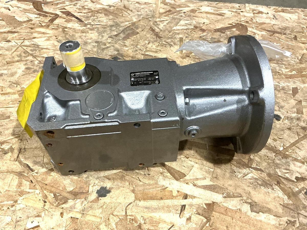 New Nord SK9012.1-N180TC Gear Reducer 15.30:1 Ratio 2755lb-in max - No Box