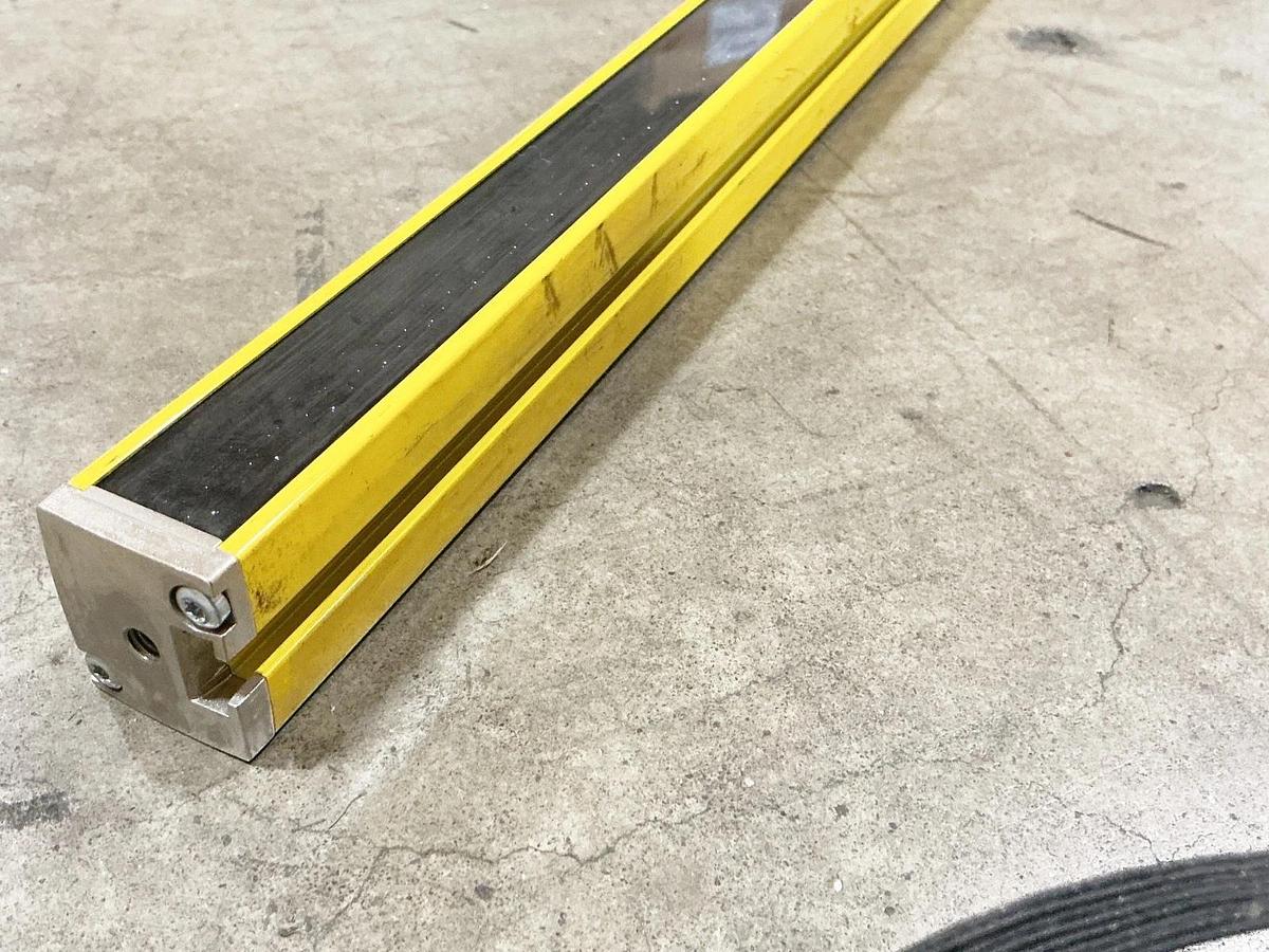 Used Leuze Electronics MLC500T40-1500 Safety Light Curtain MLC 500 Series Type 4