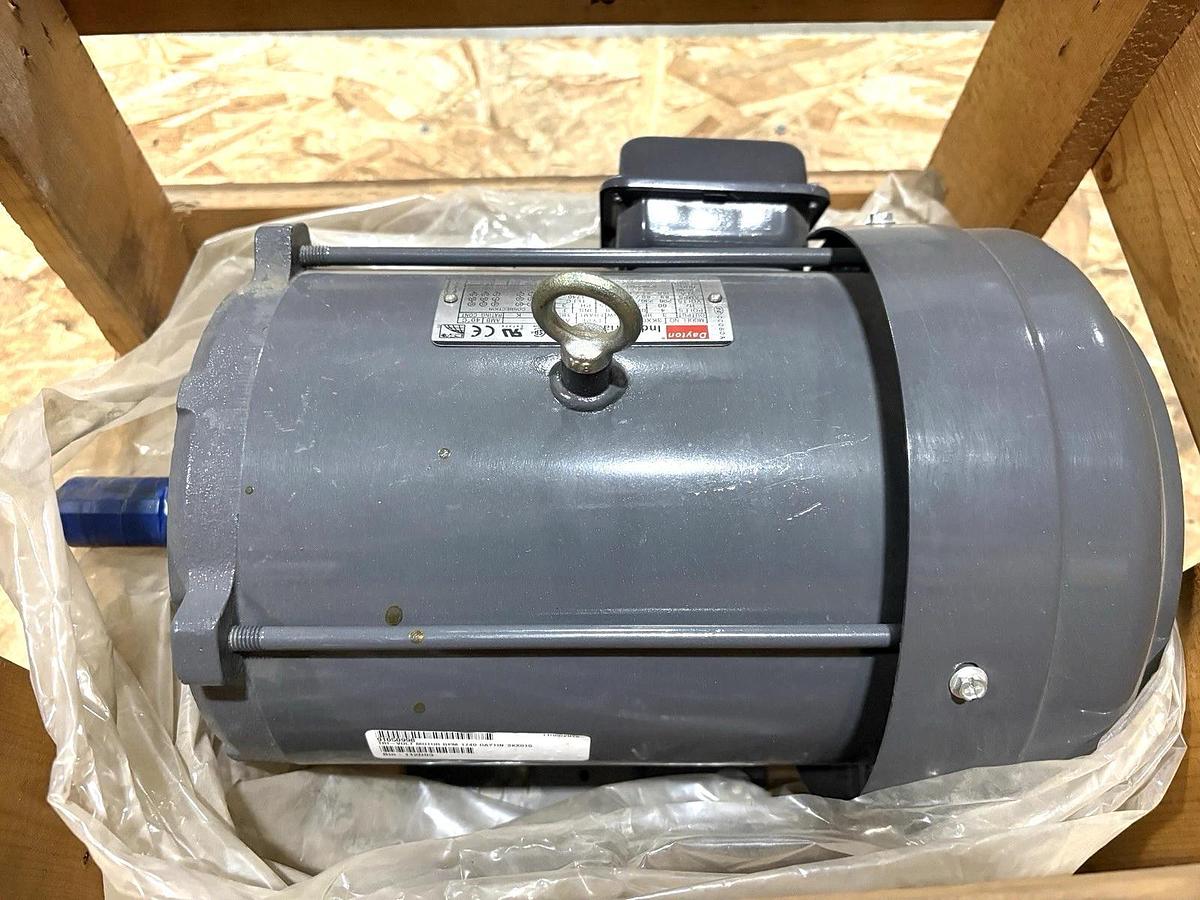 New Dayton 3KX01G 3HP TEFC Motor 208-230/460V 3PH 1740RPM 182T Frame