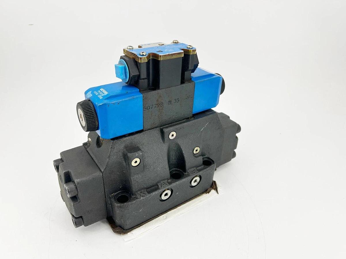 New Eaton DG5V-8-H-6C-T-M-FW-B-10 Directional Control Valve 02-330476 - No Box