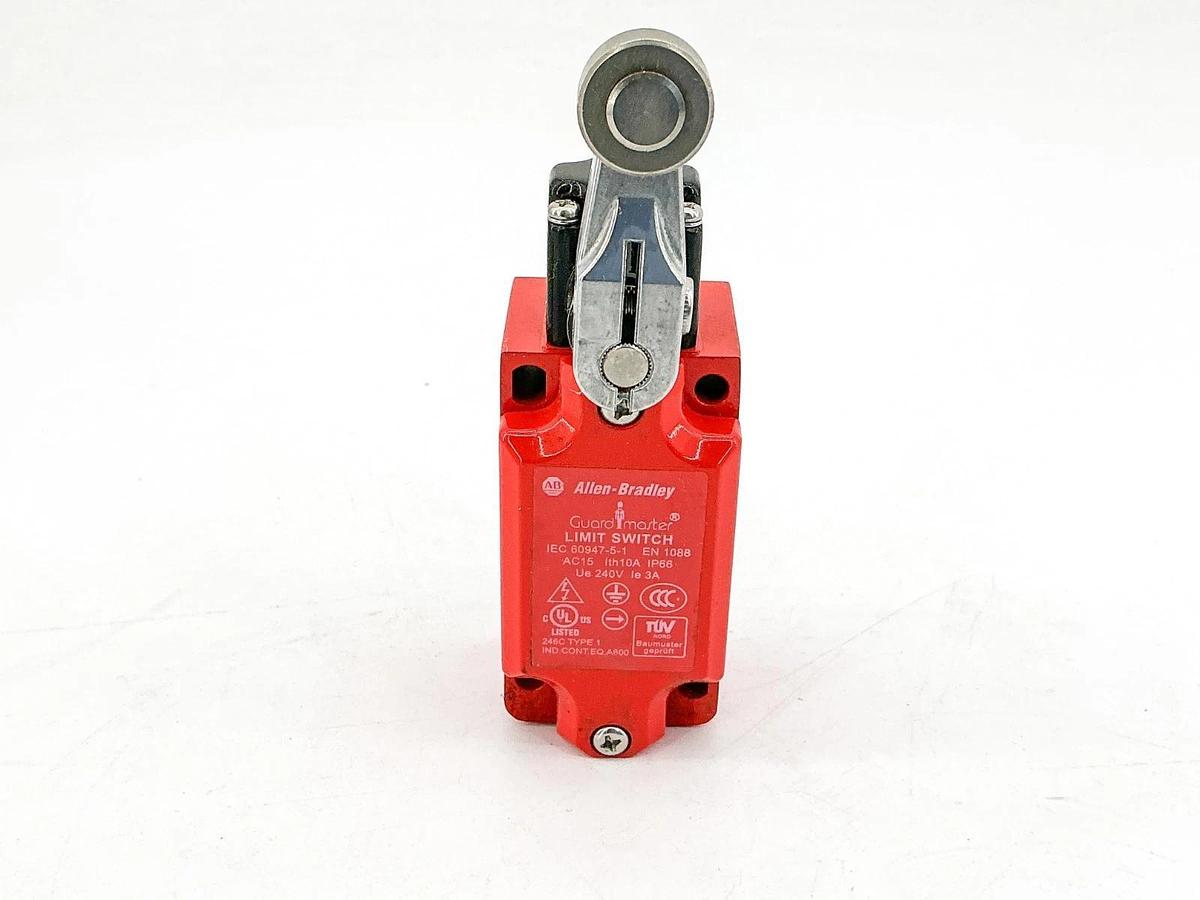 New Allen Bradley 440P-MMHB22B Guard Master Limit Switch 240V SerA