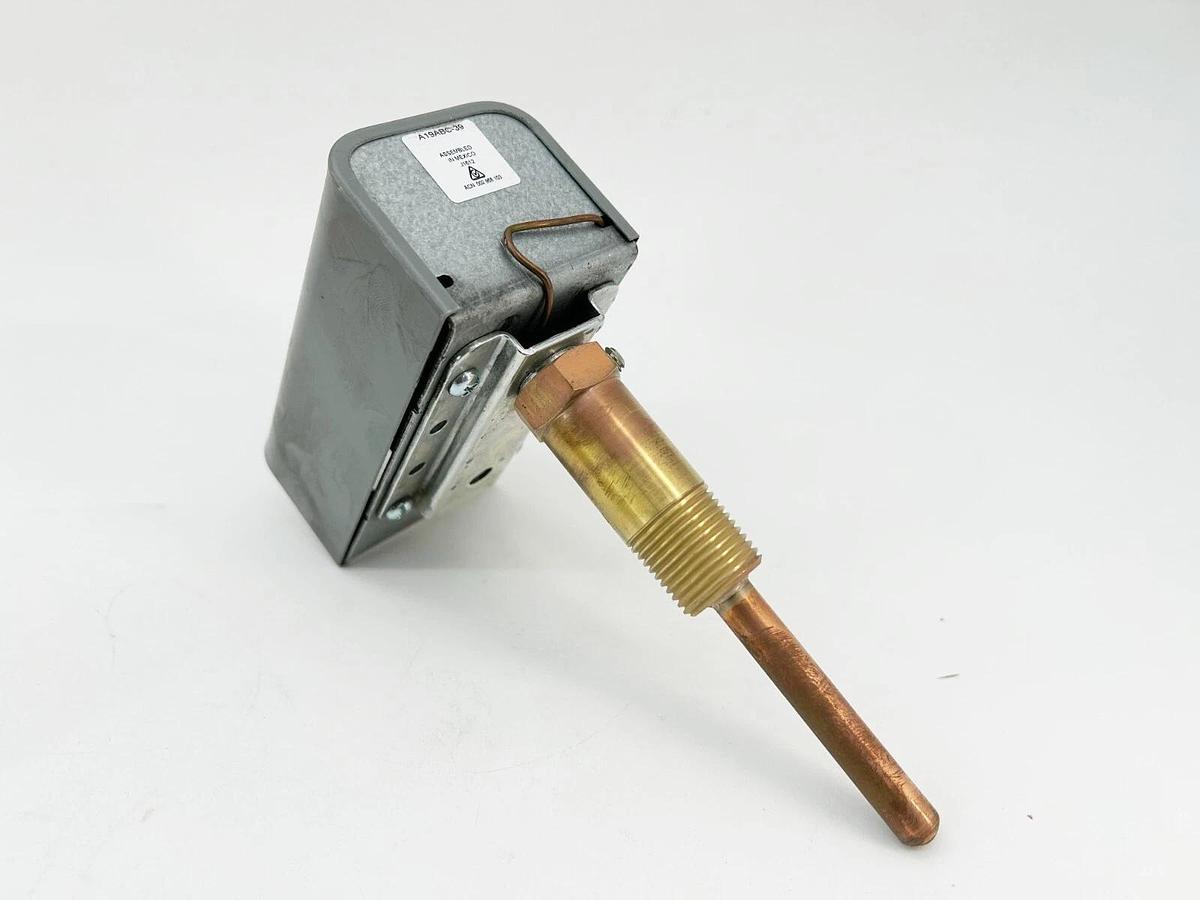 New Johnson Controls A19ABC-39C Temperature Control 180Deg Style 2 1/2"