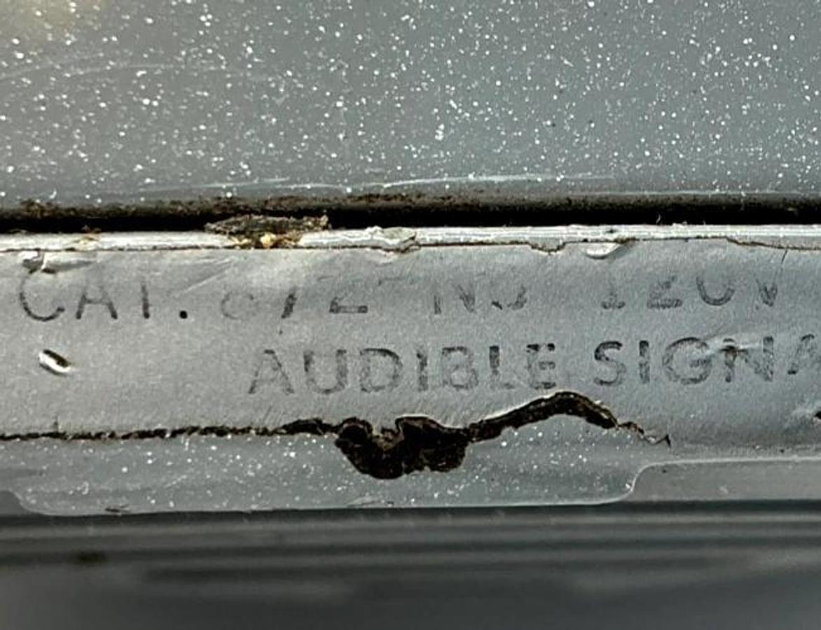 Used Edwards Signal 872-N5 Audible Signal Appliance 0.125A 120V 50/60HZ 872N5