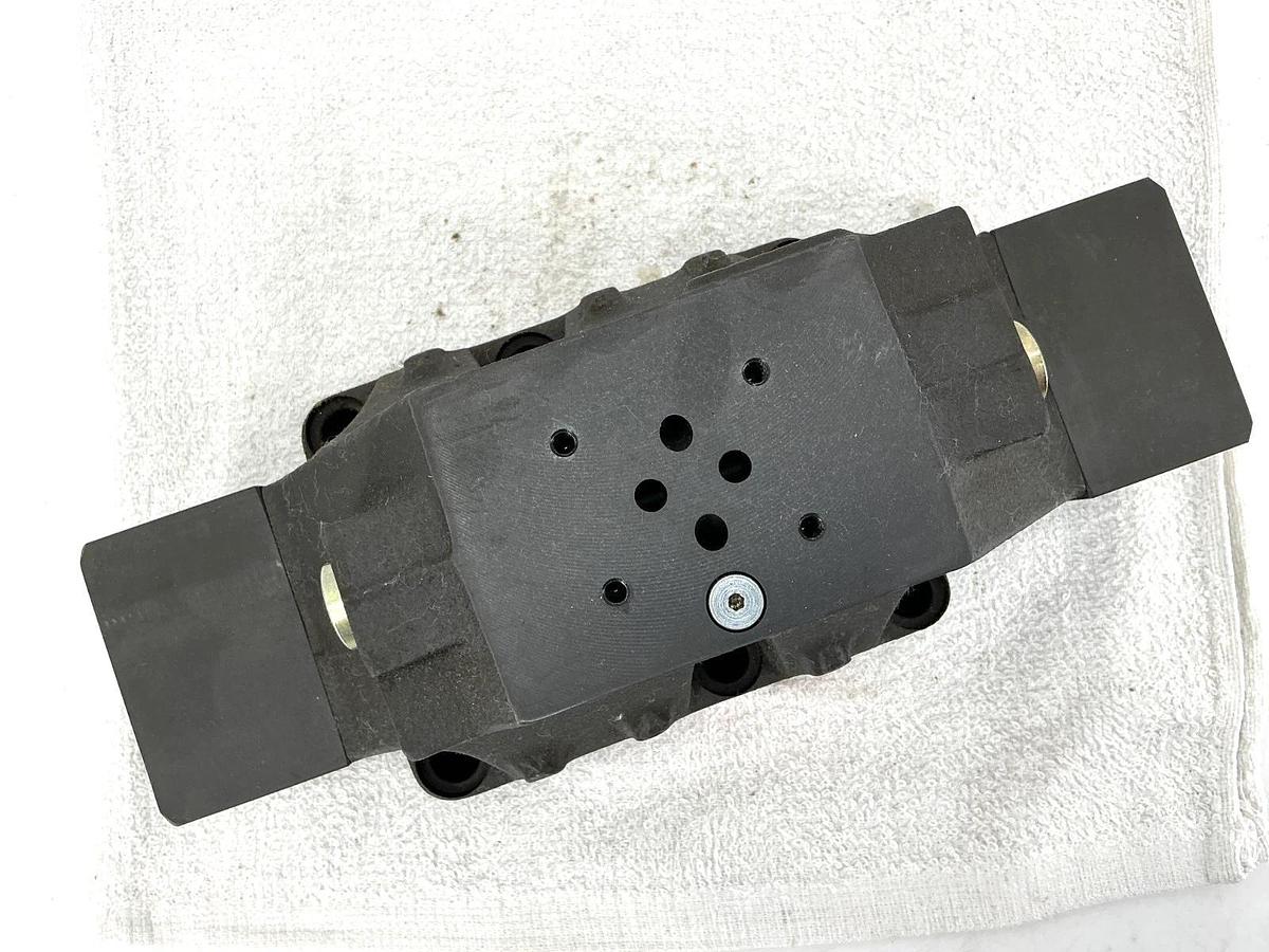 Used Argo Hytos RPEH4-253Z11/33-12060E1R51 Directional Control Valve 3-Pos 4-Way