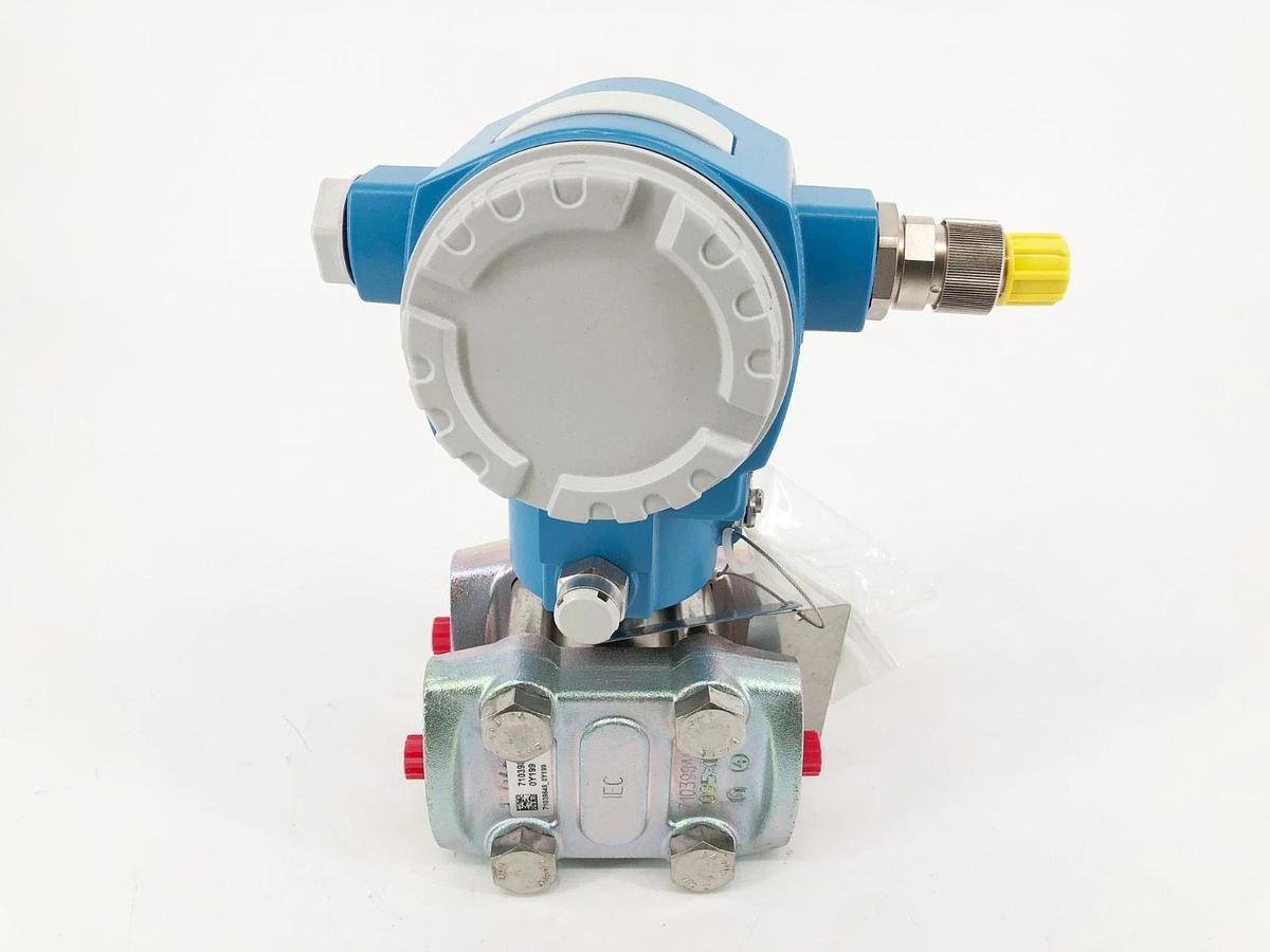 New Endress + Hauser PMD75-6JQK1/0 Pressure Transmitter DELTABAR-S 52017192