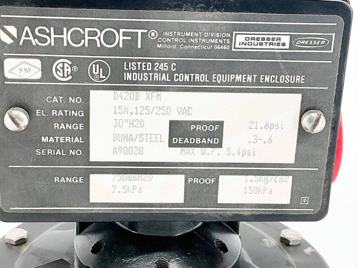 New Ashcroft D420B-XFM Pressure Switch 30" H20 Range 15A 250V - No Box