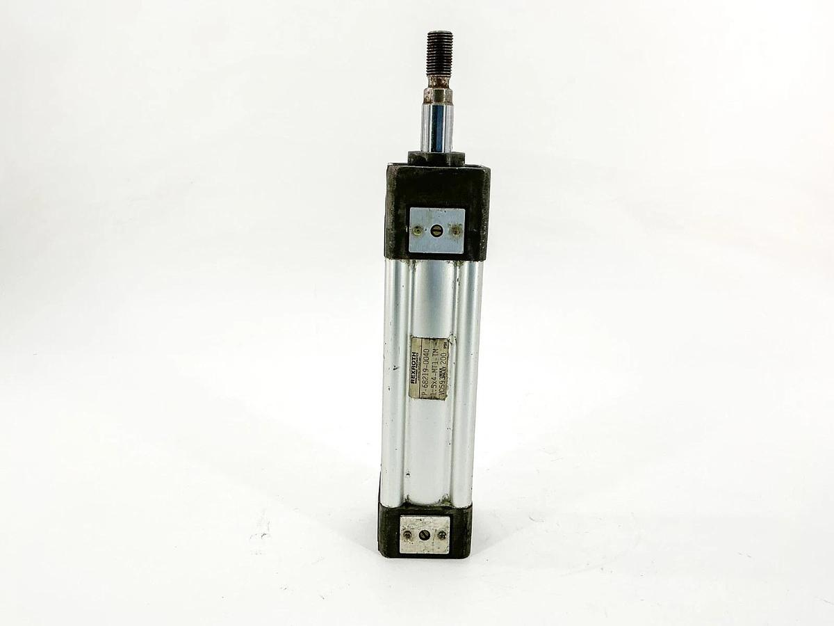 Used Rexroth P-68219-0040 Pneumatic Cylinder 200PSI 1.5" Bore 4" Stroke V0593