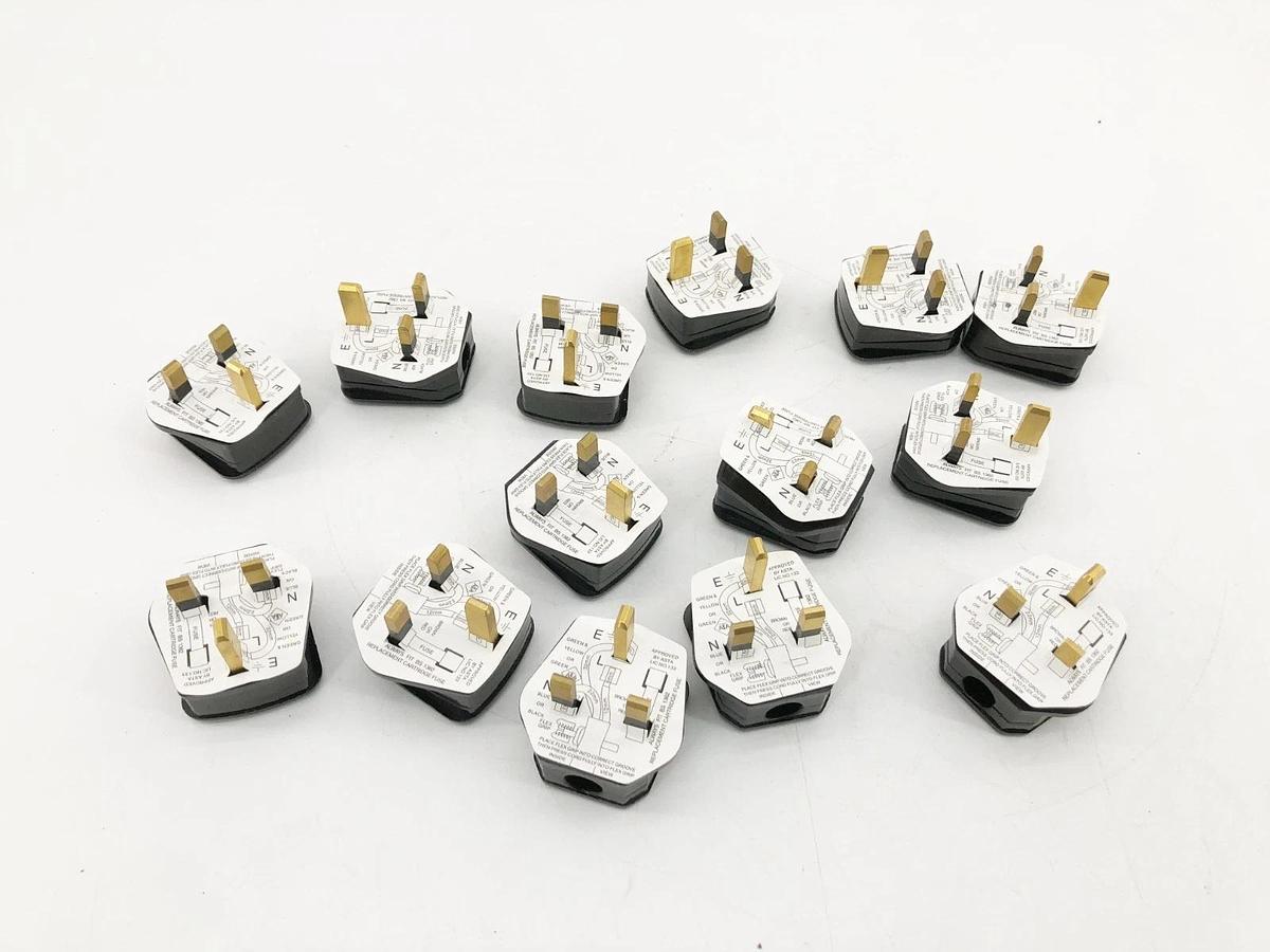 Lot of 14 New RS Pro 854-380 Cable Cable Mounts Urea Formaldehyde 250V 13A Black