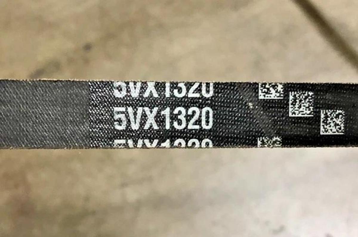 New Gates 5VX1320 Super HC Cogged V-Belt 9414-1320 - No Box