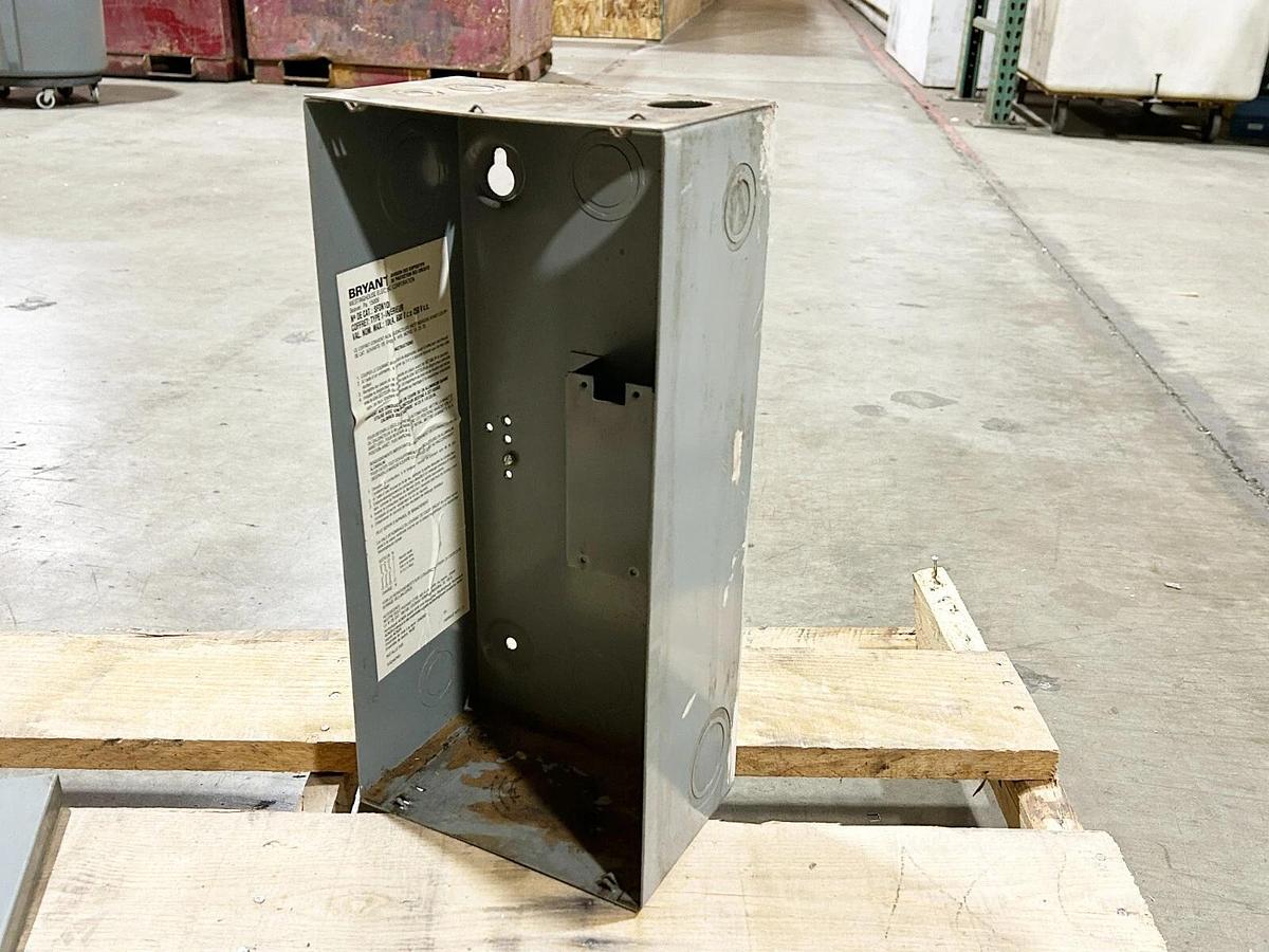 Used Westinghouse SFDN100 Circuit Breaker Enclosure 15-100A 600V Nema 1