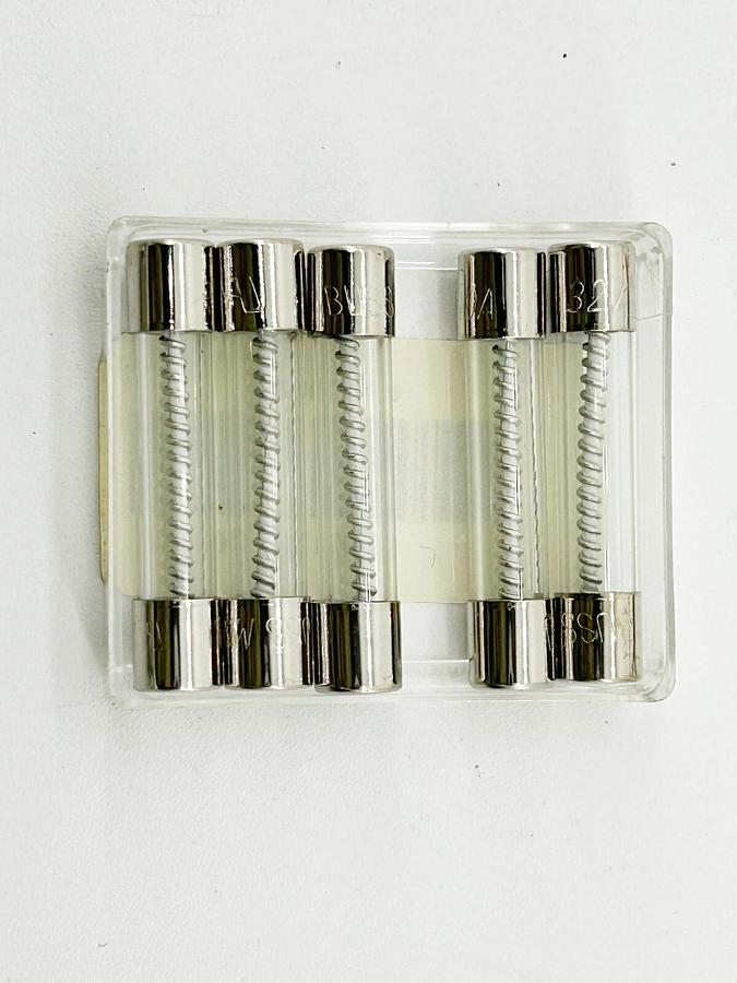 New Pack of 15 Bussmann MDL-10-R Time Delay Glass Tube Fuse 10A 32V