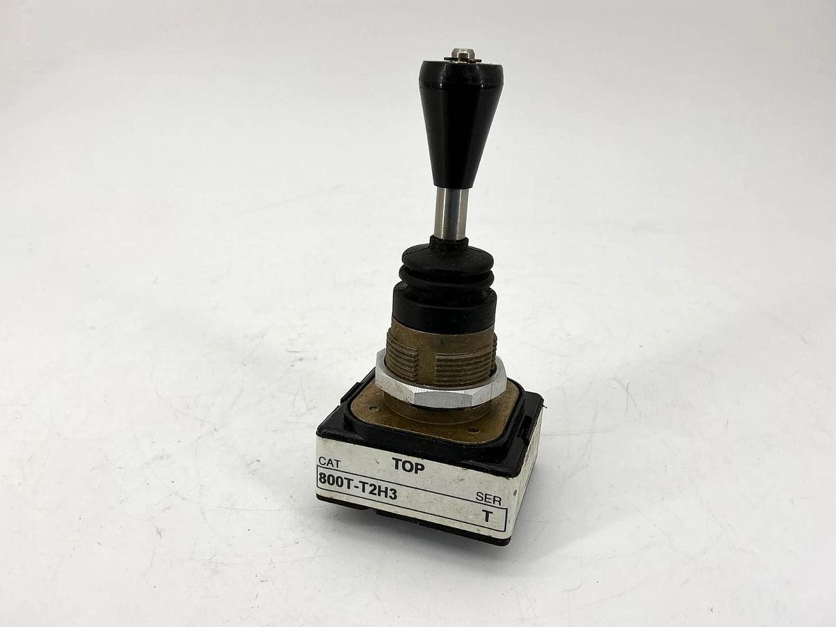 Used Lot of 2 Allen Bradley 800T-T2H3 Ser T Toggle Switch 2-Way MISSING HANDLE CAP