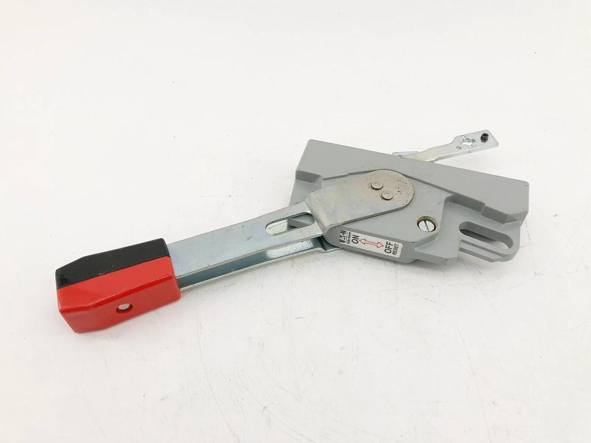 Used Eaton Cutler-Hammer F4S04C Flange Handle Mechanism