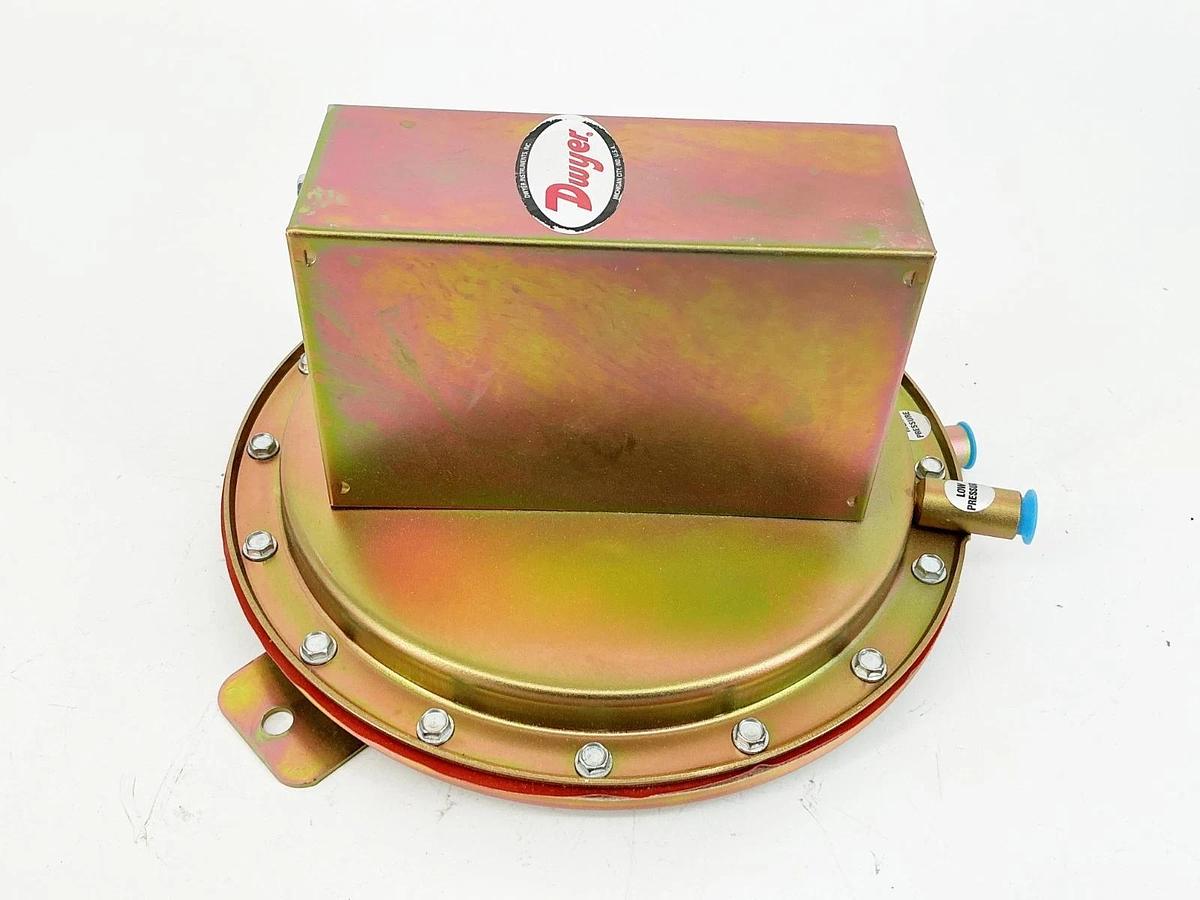 New Dwyer 1627-5 Pressure Switch T24Q