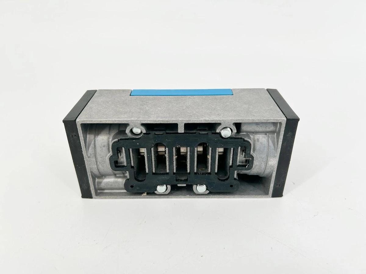 New Festo JMN1H-5/2-D-2-C Solenoid Valve 24VDC 245psi 159702