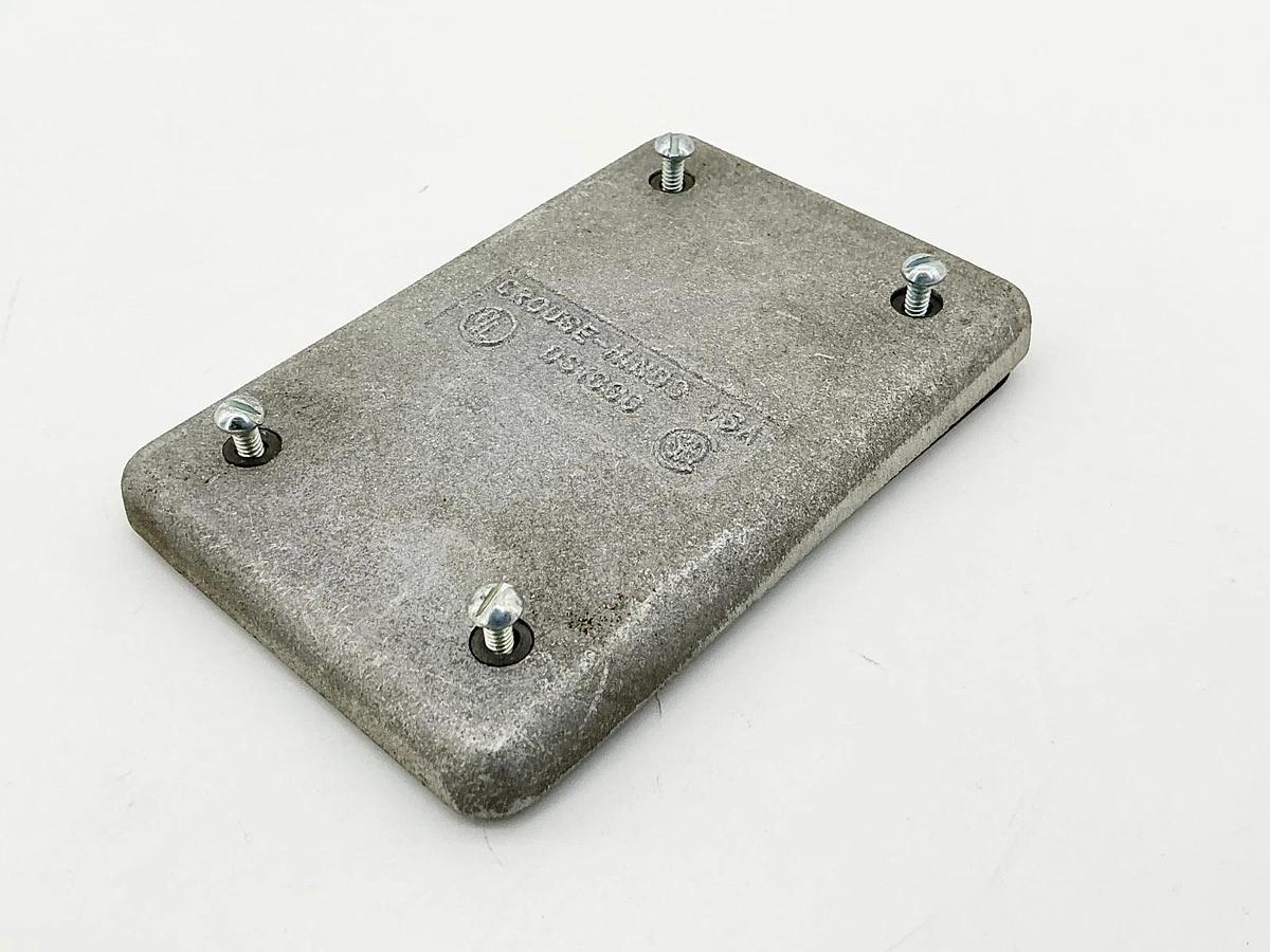 New Lot of 3 Crouse Hinds DS1000 Weatherproof Outlet Cover 0200982