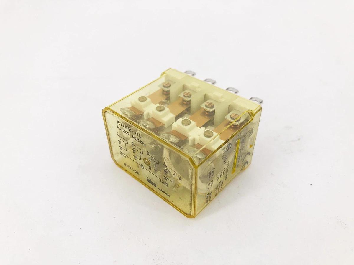 Used Lot of 4 Idec RH4B-UL Relays 120VAC 27X10A