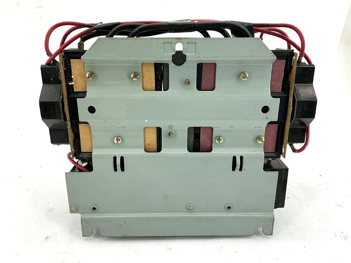 Used General Electric CR209C002AKA Magnetic 2-Speed Controller 110/120V 50/60HZ CR209