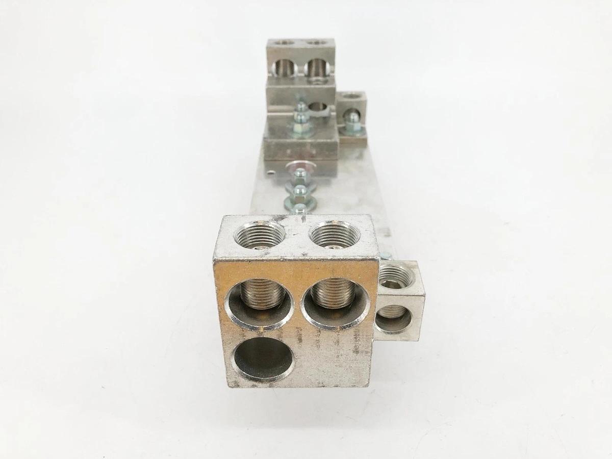 New Square D H800SNE4 Insulated Groundable Neutral Kit E04 Series