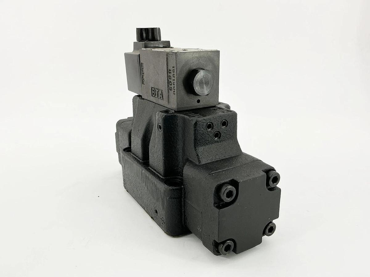 New Denison A4D033A46050320C5W30 Hydraulic Valve 110/120V 3000PSI - No Box