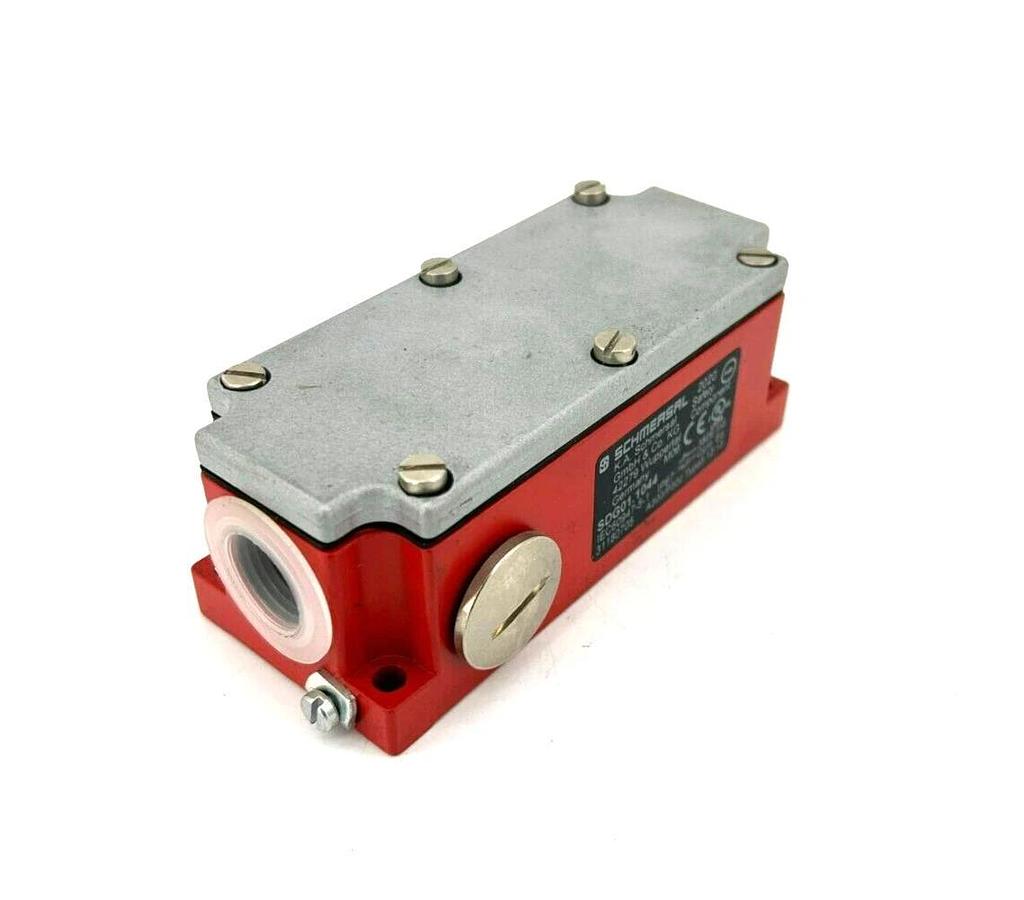 New Schmersal SDG01.1044 Safety Door Lock, 101020910