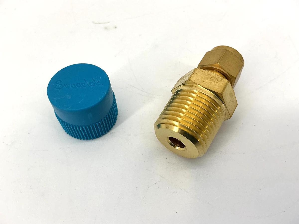 Bag of 6 New Swagelok B-8M0-1-8 Tube Fitting 8mm Connector Tube OD 1/2" Male NPT