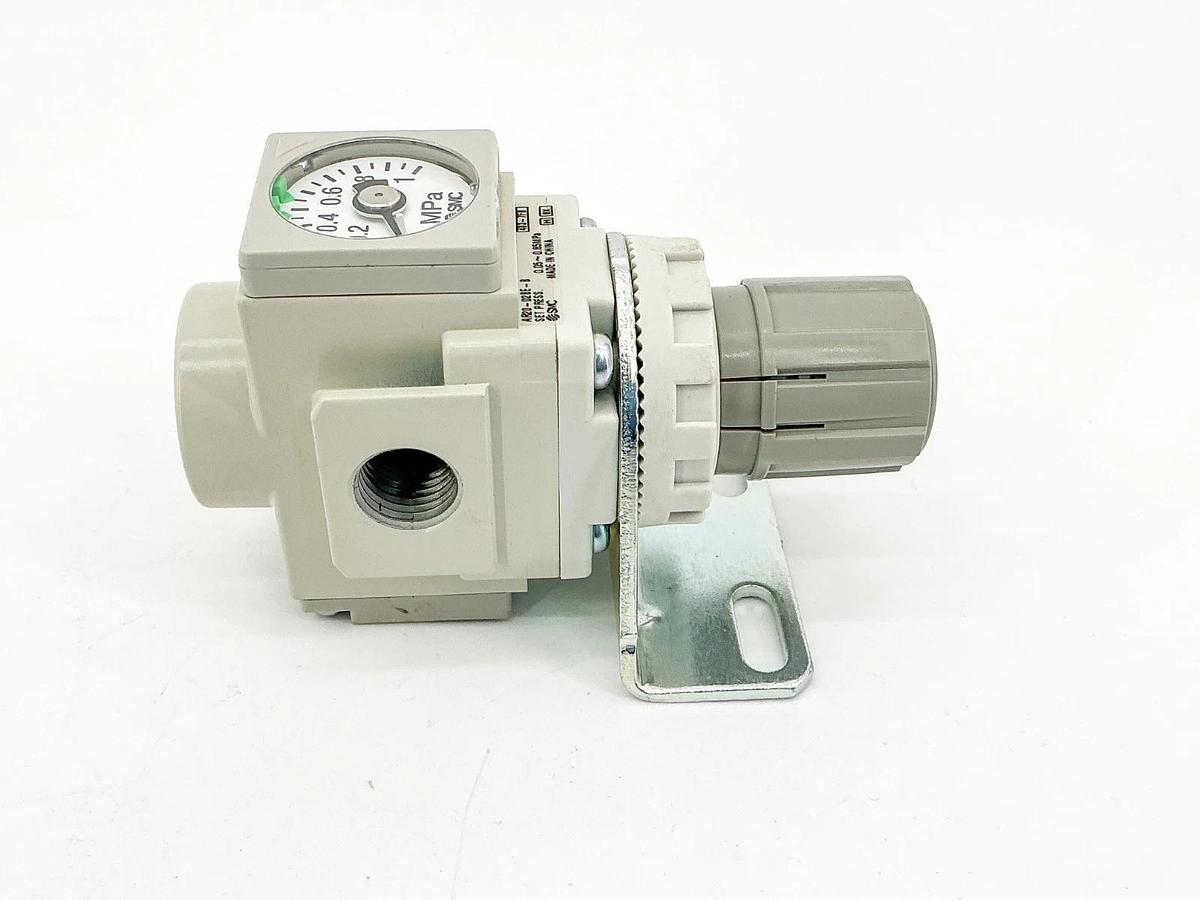 New Lot of 2 SMC AR20-02BE-B Air Regulator Modular 1/4.05-.08MPa