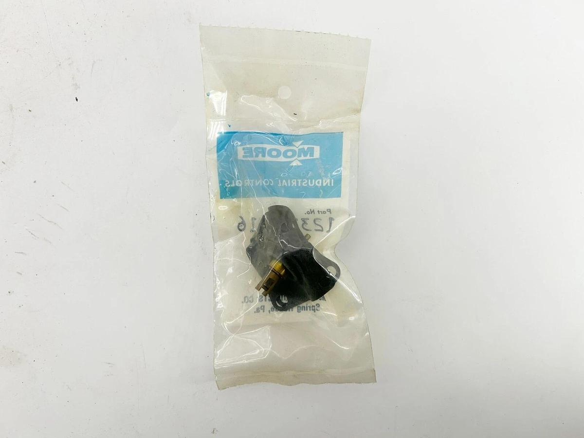 New Moore 12372-116 Diaphragm Assembly 4 Bolt