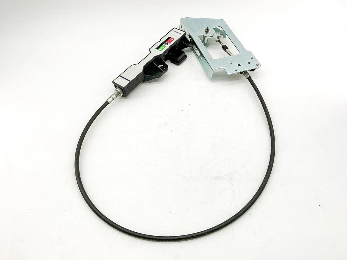 New Allen Bradley 140G-H-FMX04 Flex Cable Operator 4' Ser.A
