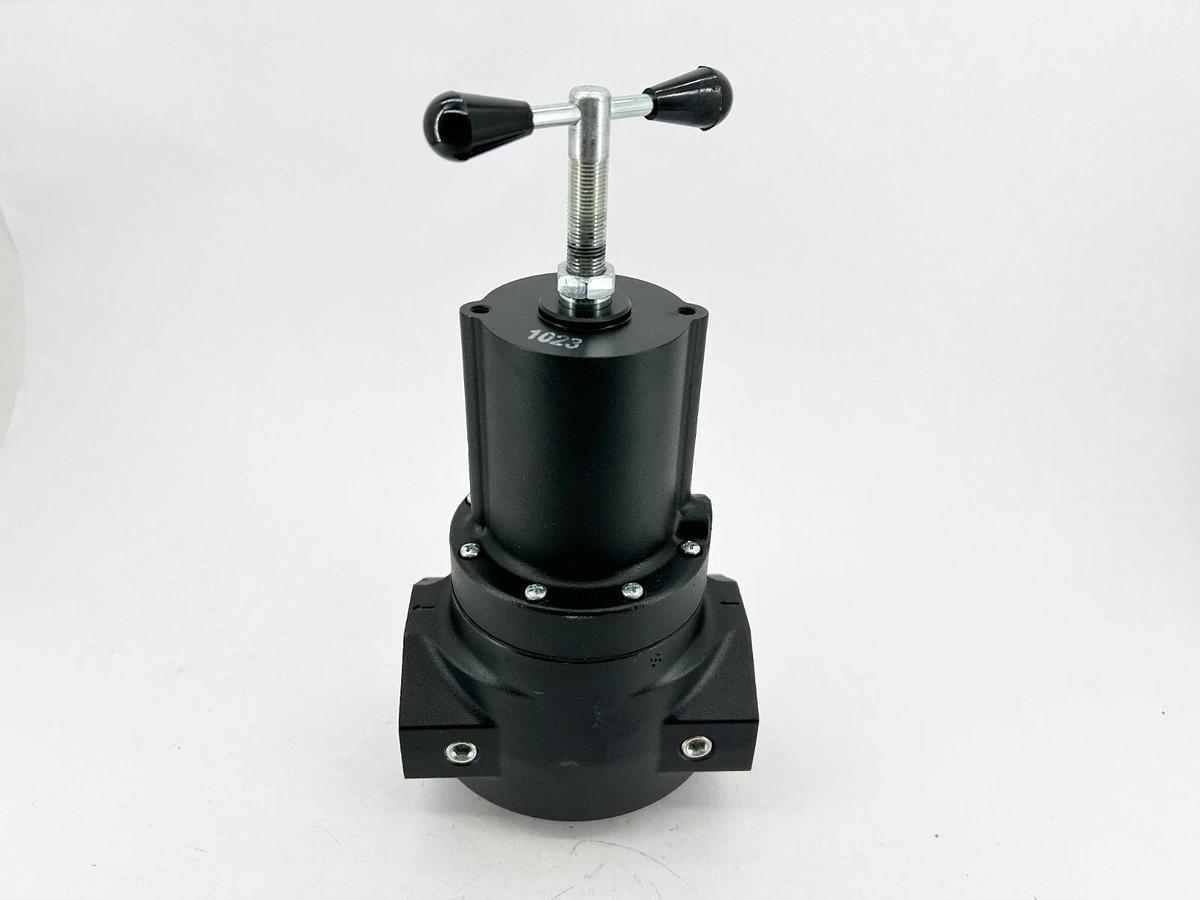 New Fairchild 100412 Pneumatic Regulator Model 100 1-60psig 1-1/2" NPT - No Box