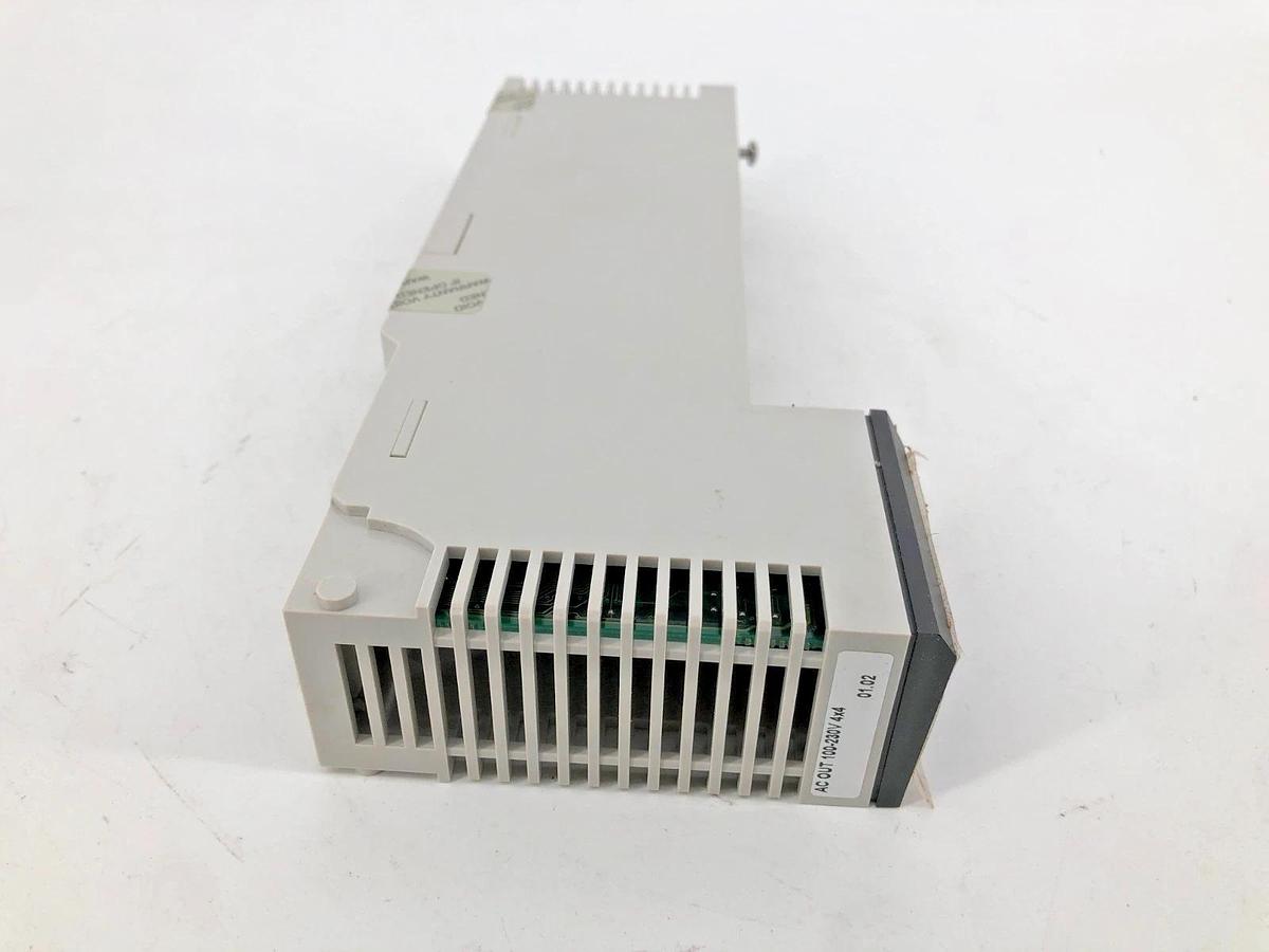 New Schneider Automation 140DAO84210 Output Module 100-230VAC 4x4 Modicon