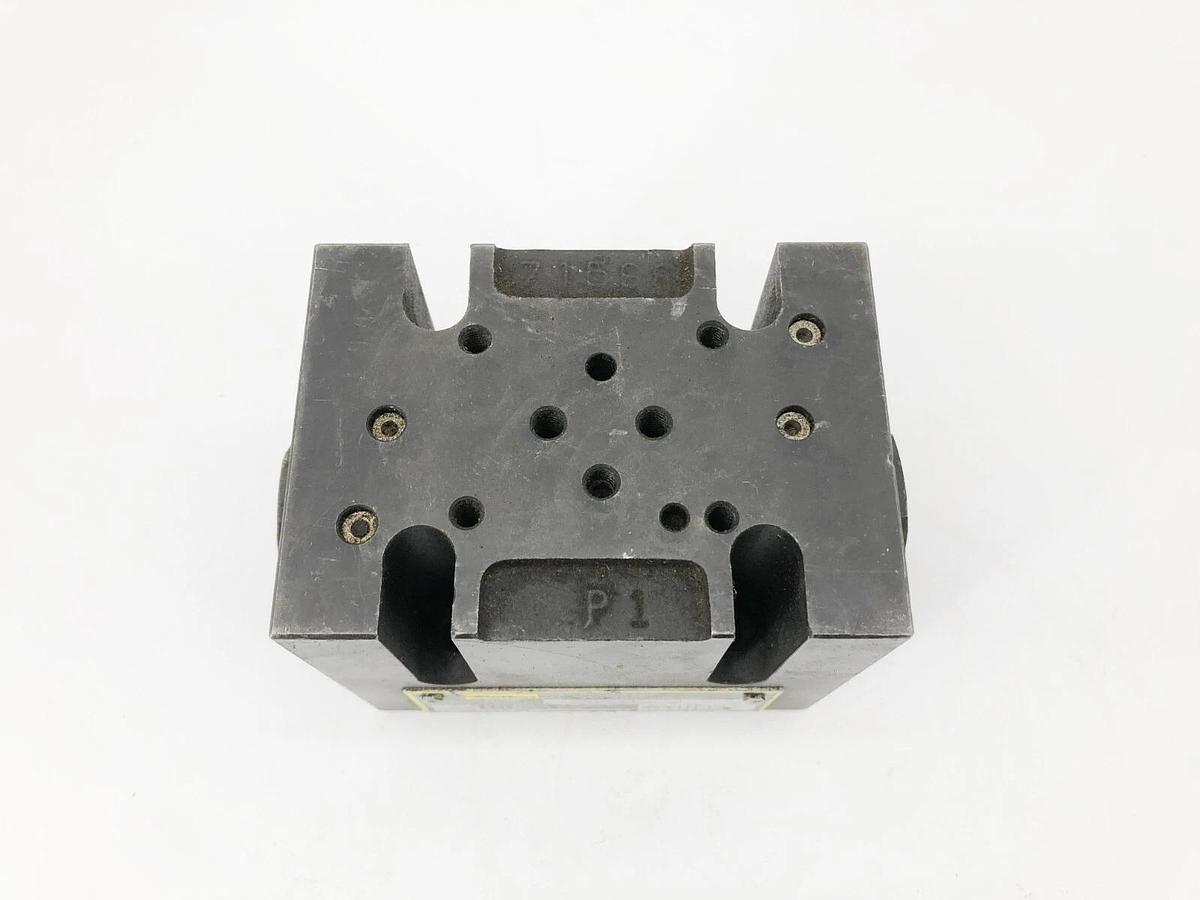 Used Parker D31VW4C4NYCF7-75 Hydraulic Valve Body Only 5000psi